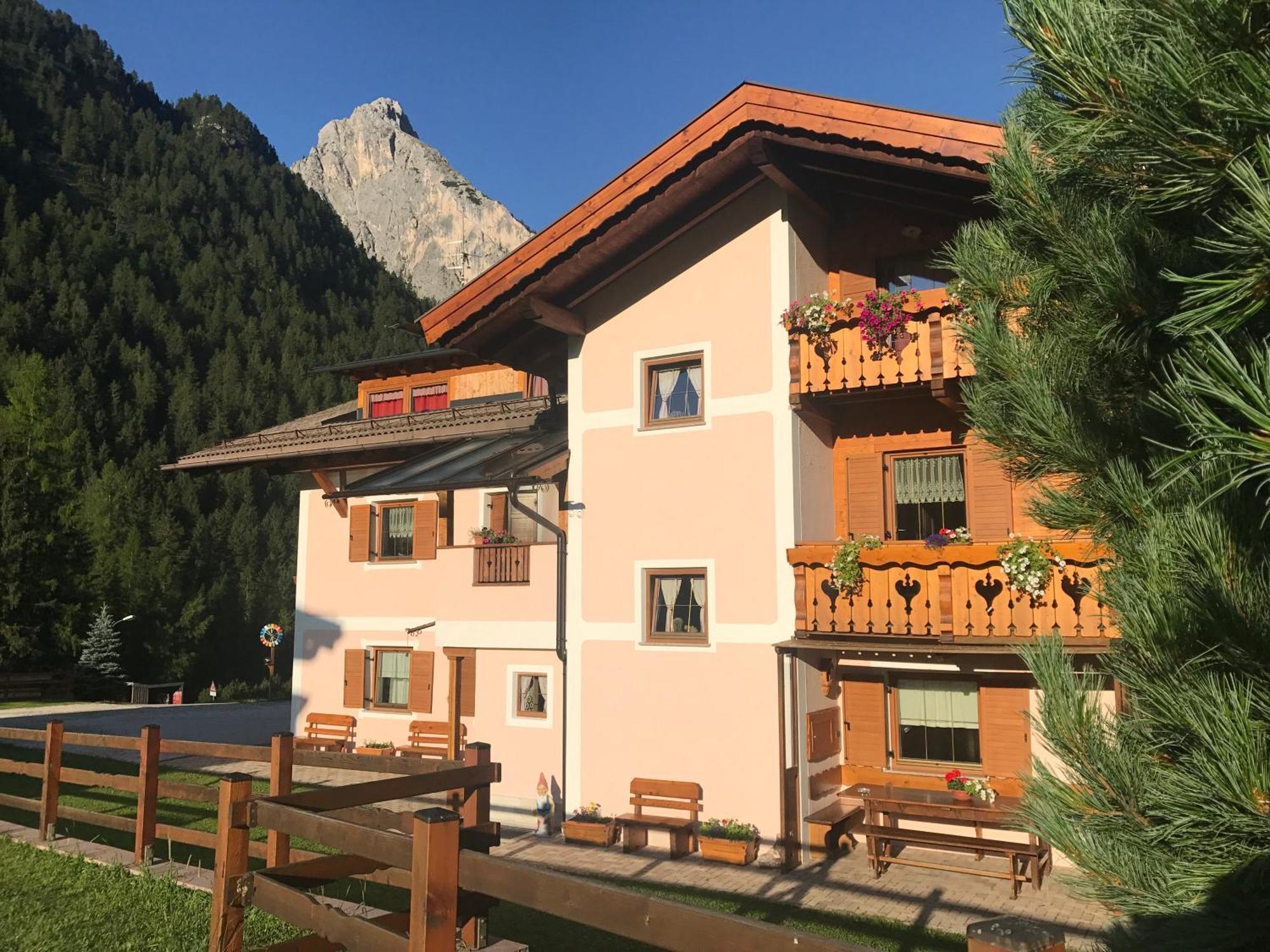 Cesa Mandi E Miky Apartment Canazei Exterior photo